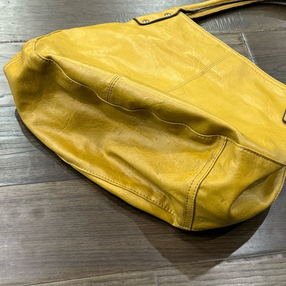 Axcess by Liz Claiborne Purse - Picture 3 of 9